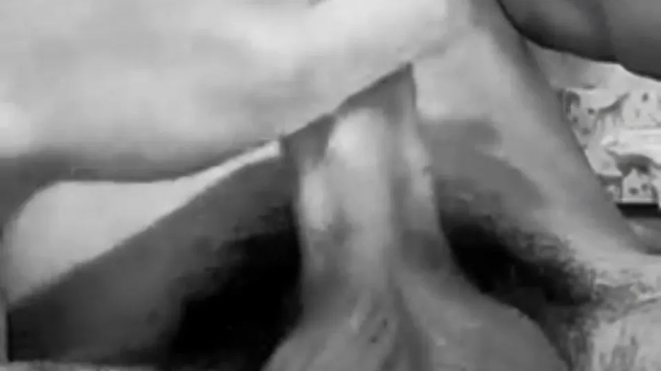 Muscular Gay Solo: Raw Masturbation