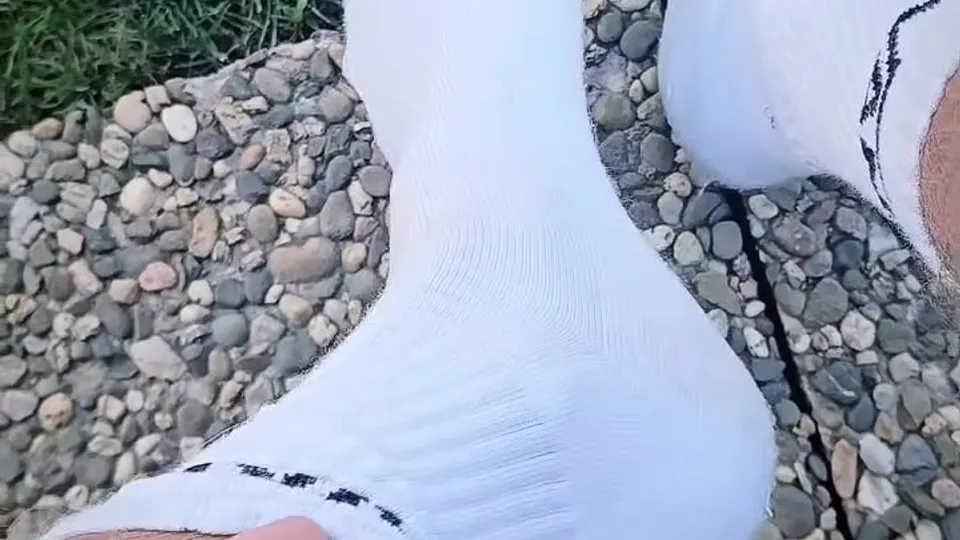 Ayak Fetiş: Beyaz Çorap & Vans