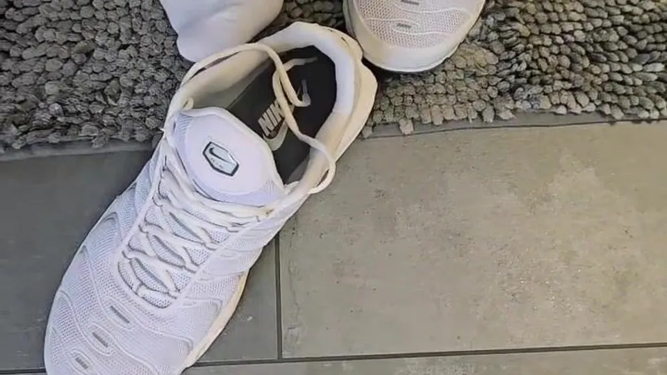 000 Sneaks and sox love 9978