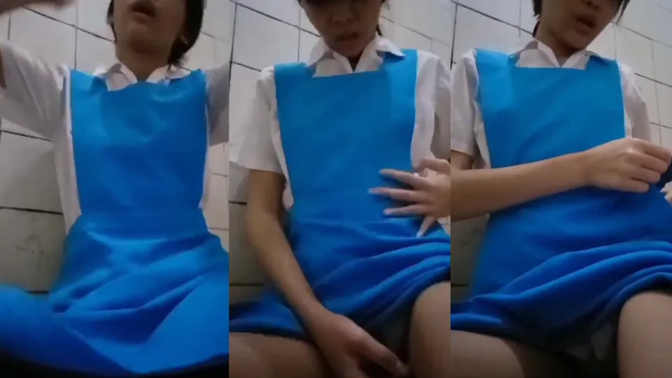 [10-year-old school girl] Taking off school uniform is so tempting, so hot  