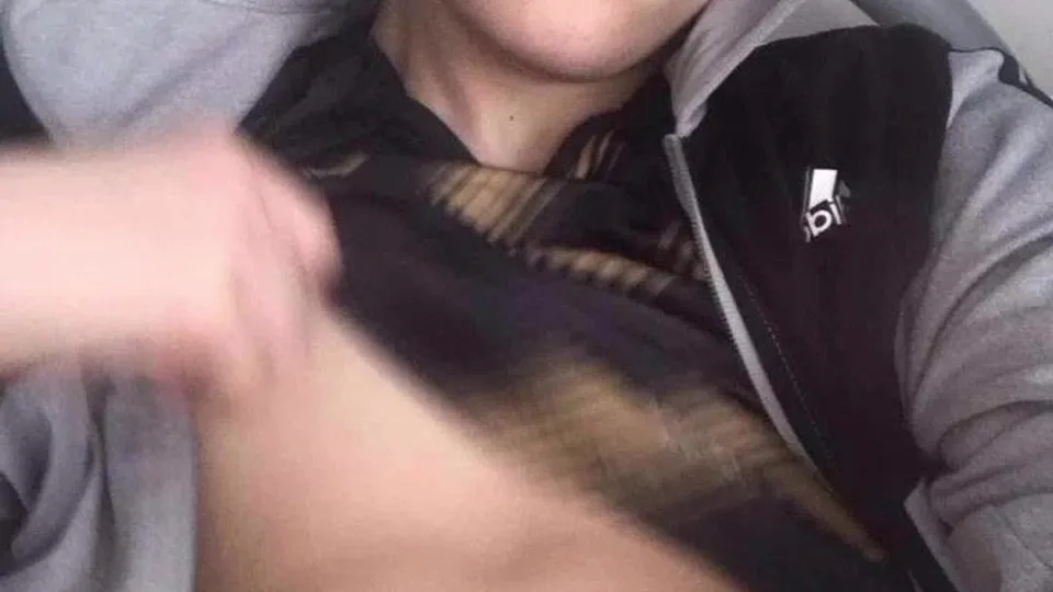 18 yr old jerk and cum in bed