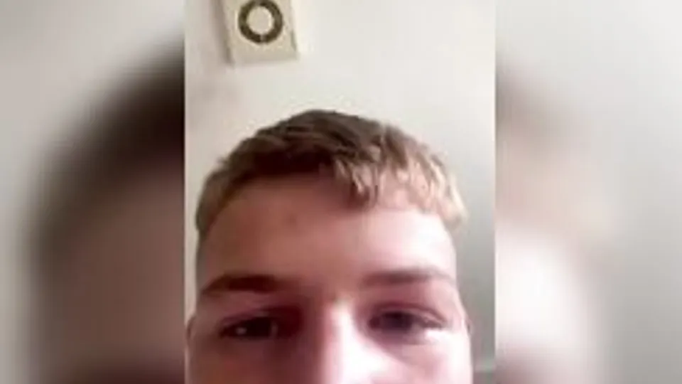 18yo twink knocks one out in bathroom