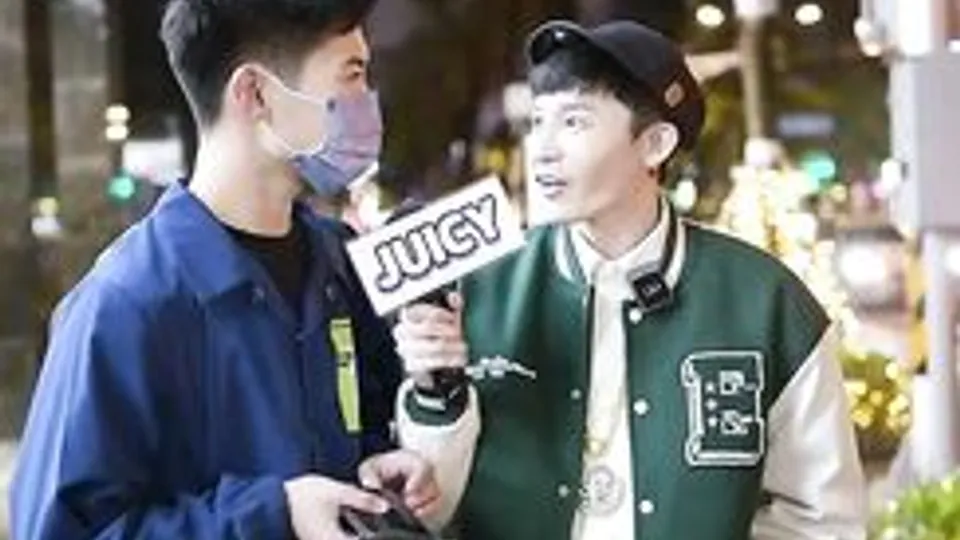 Мальчики-кунни общаются вместе