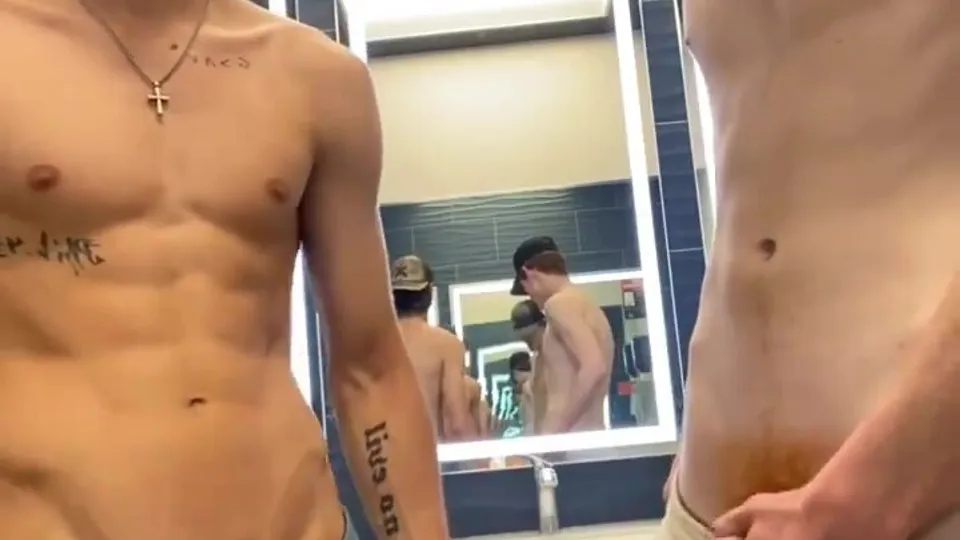 2 cute twinks show off in the bathroom - ThisVid.com