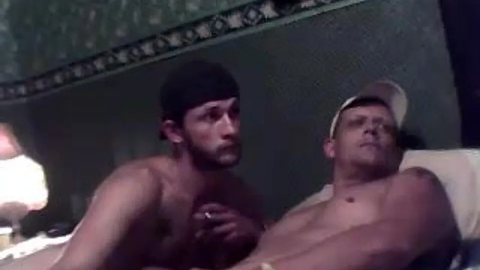 2 friends on cam - video 455 - ThisVid.com