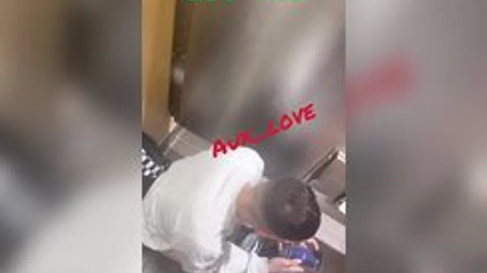 2 guys meet up in a bathroom for some understall action.