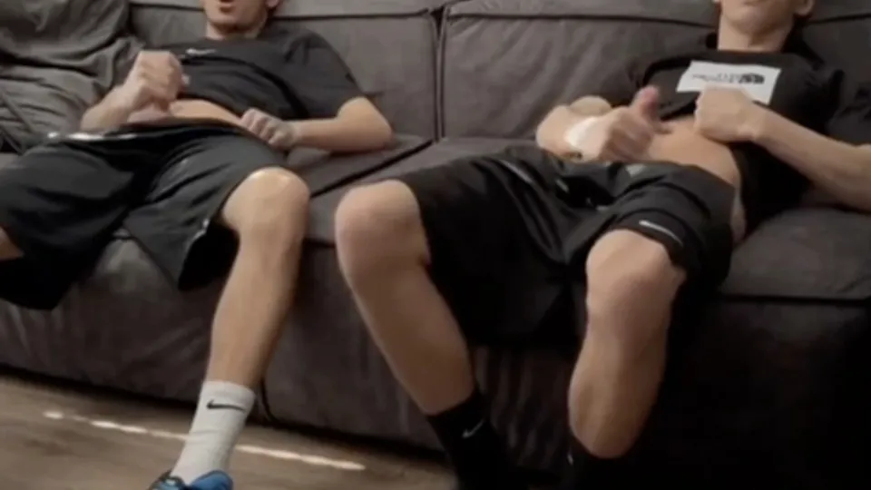 2 redneck jocks jerking off on a couch & cumming - ThisVid.com