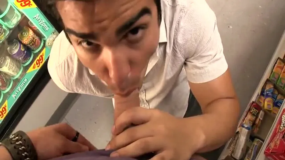 Cody Springs & Santos in Public Cumshot