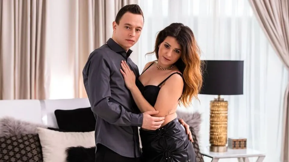 21 Sextury - Nikki NuttzValentina La Piedra - Take It Off 