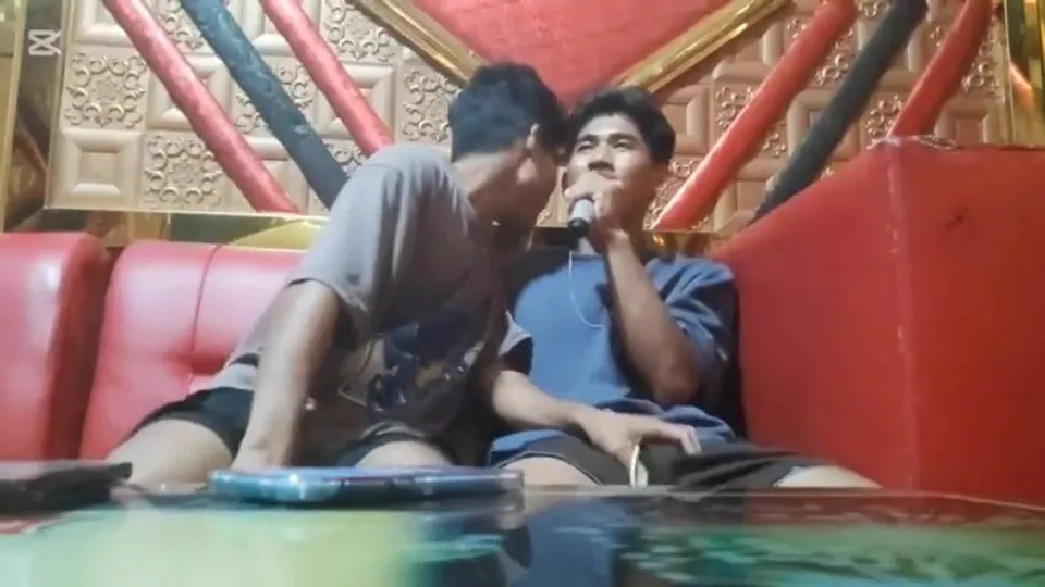 246 Chomolokko asian video