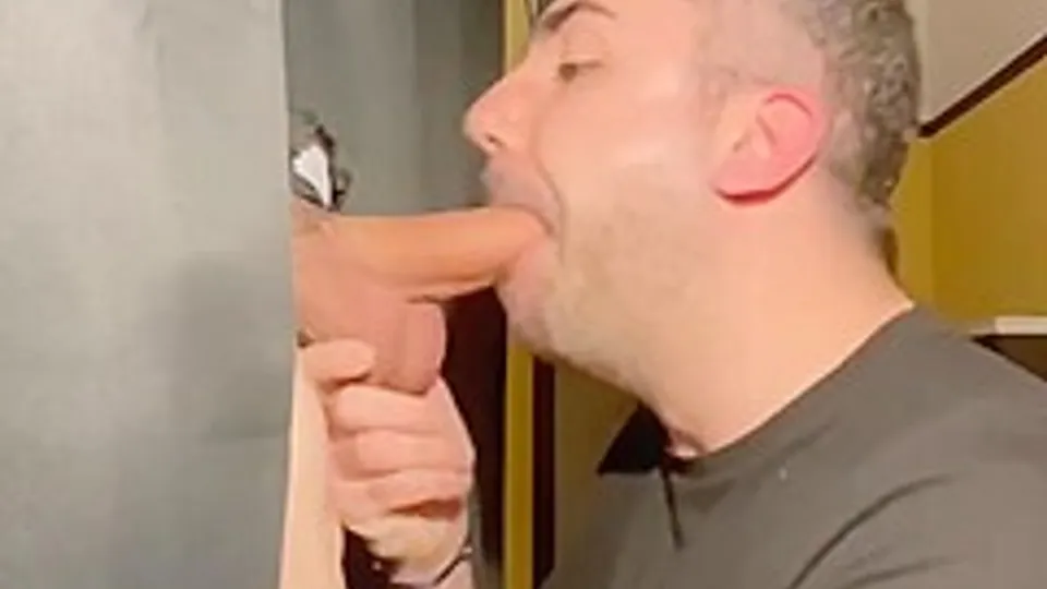 25 Yo. Huge Bisexual Cock And Powerful Cumshot Mateo Vespiacci