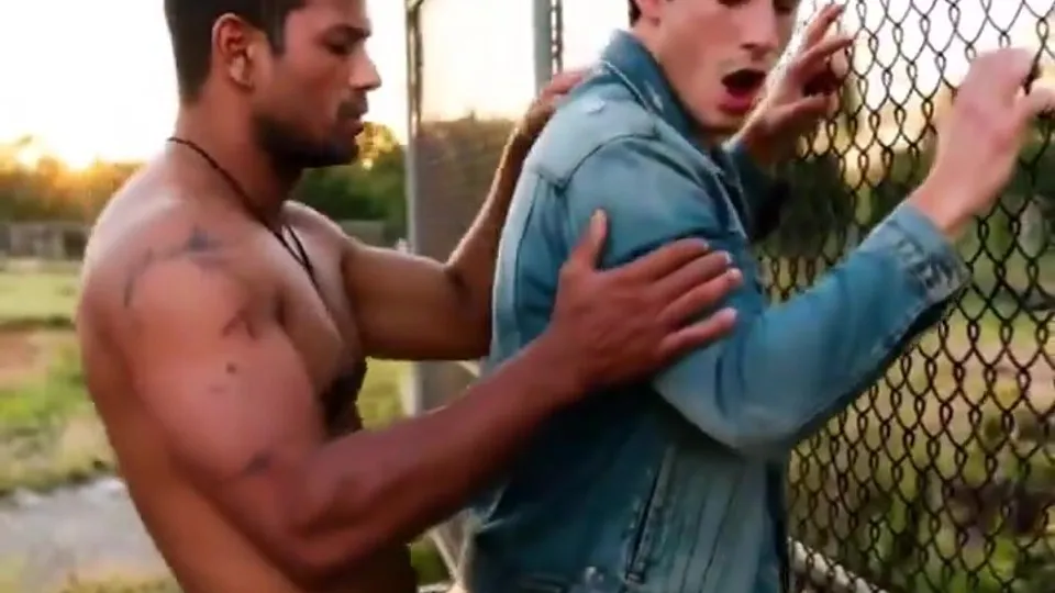 2932569 - ThisVid.com