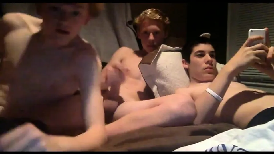 3 cuties drawing for close friends and having a good time t