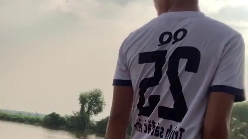 339 Chomolokko asian video