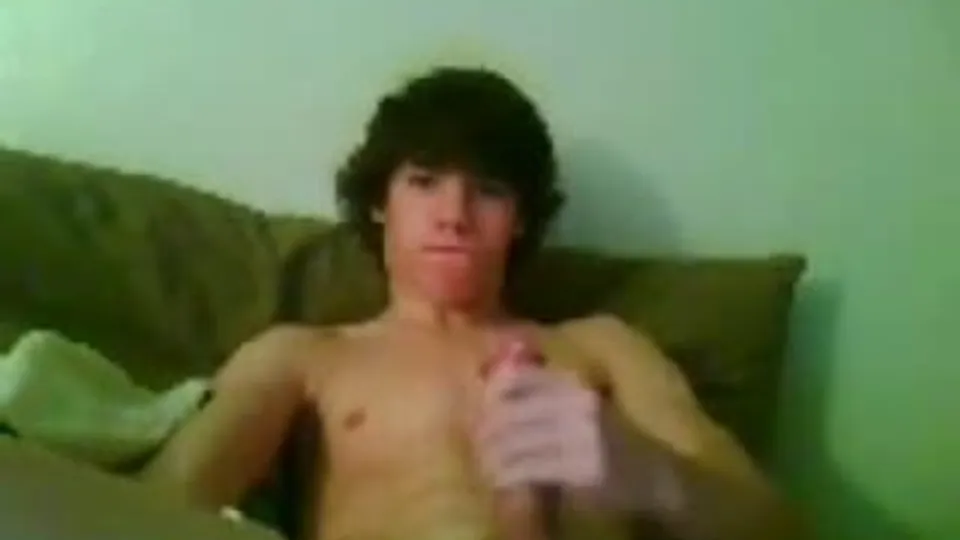 6 Pack Twink Shows Ass & Jerks Off
