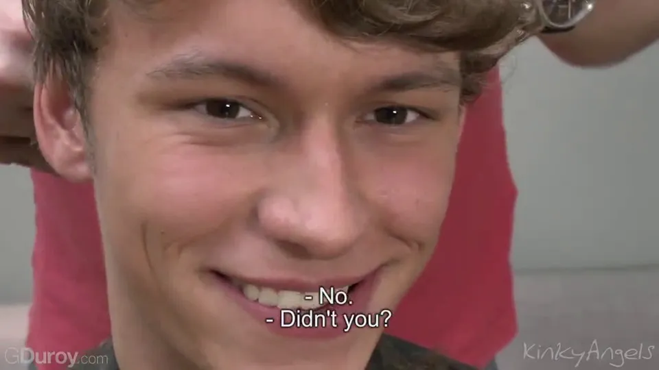 Intensa sesión de sexo en trío con rubia y morena