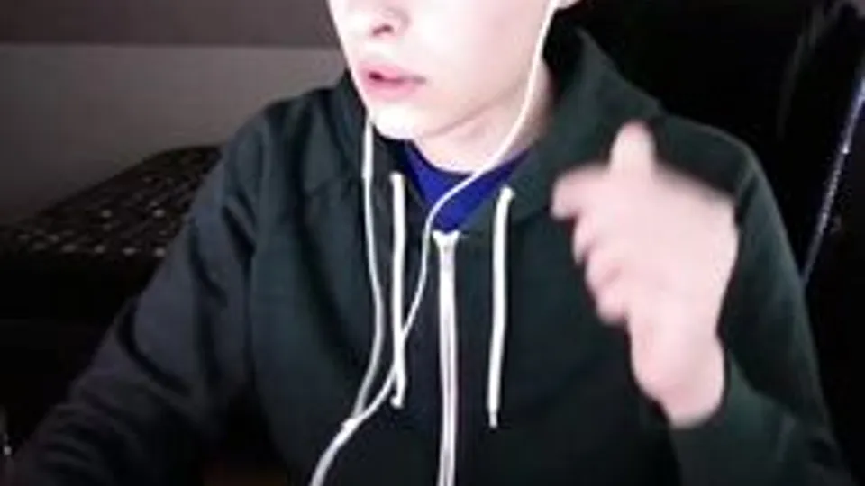 A Bored Teen Jerks Off Cam Porn