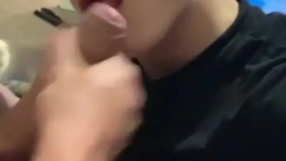 A British chav from Manchester puts his tongue under a dick