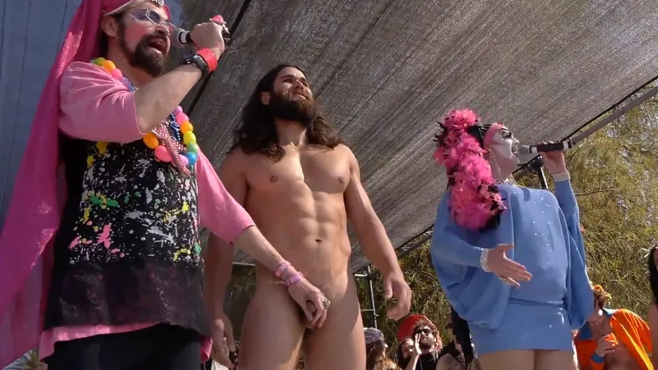 A hunky jesus contestant stripped naked on stage. - ThisVid.com