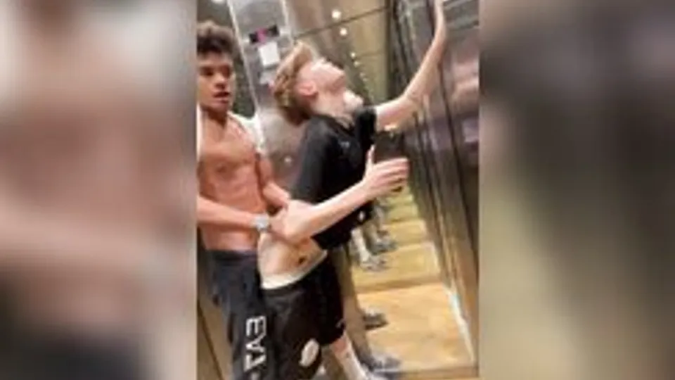 A Little Quicke in the elevator