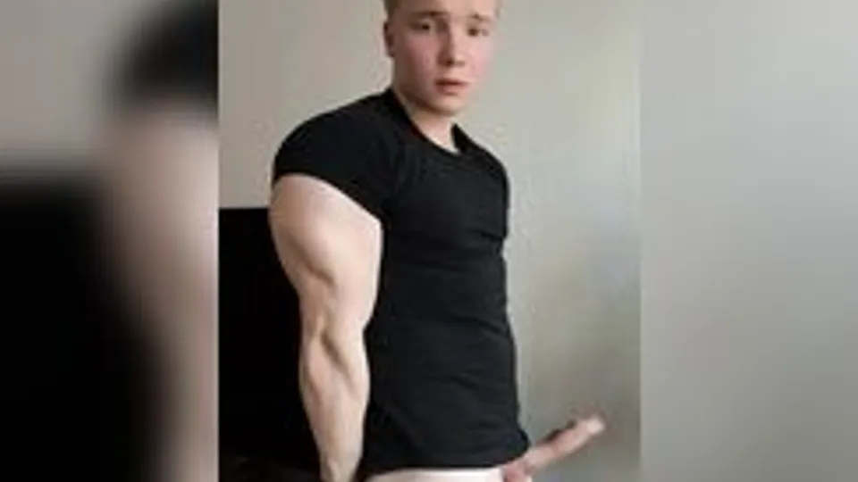 Deutscher Twink wichst zu Hause