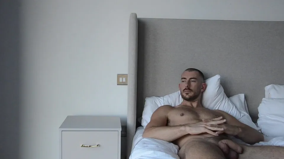 A nude model - ThisVid.com