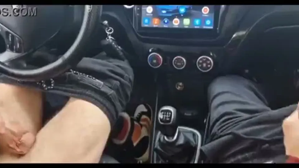 Taxi Driver's Unexpected Roadside Encounter