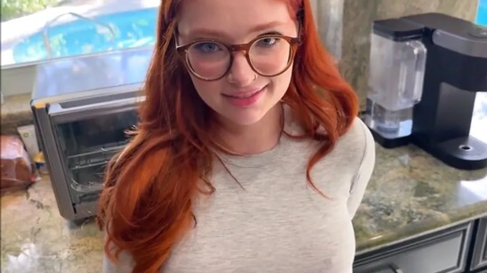 A red-haired bitch with glasses sucks cool in close-up porn 