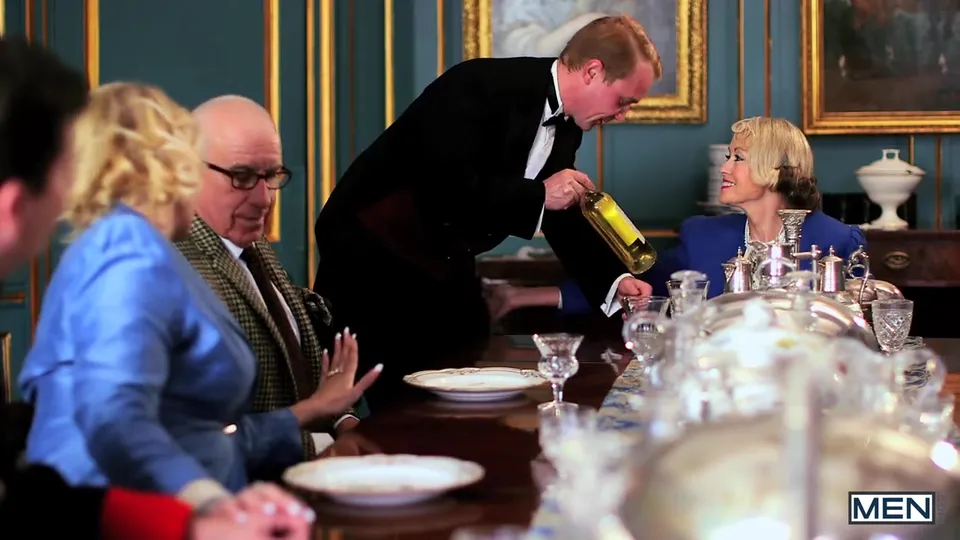 Royal Servant's Secret Blowjob