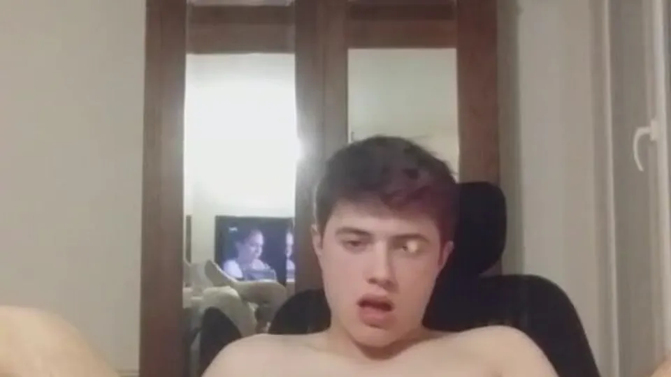 A twink cum on video 3579 - ThisVid.com