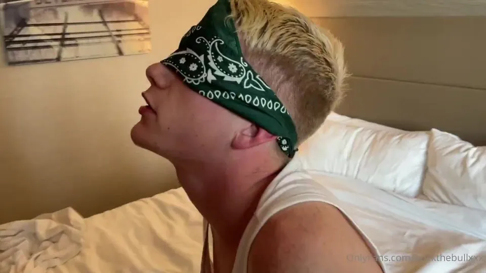 Blond Twink Gives Oral to Buck