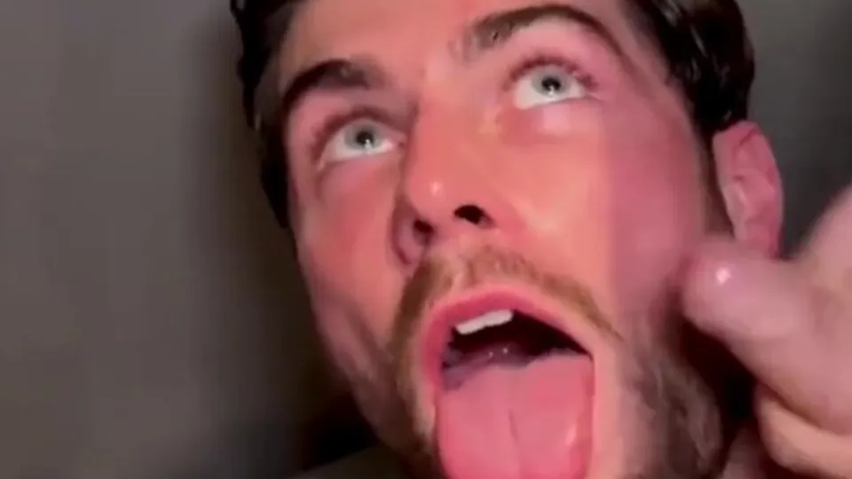 A very handsome man with blue eyes - ThisVid.com
