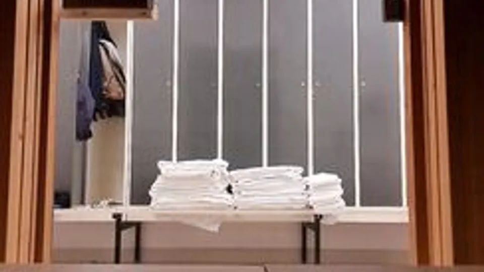 [ABX][2][209] - Risky public locker room cumshot!!