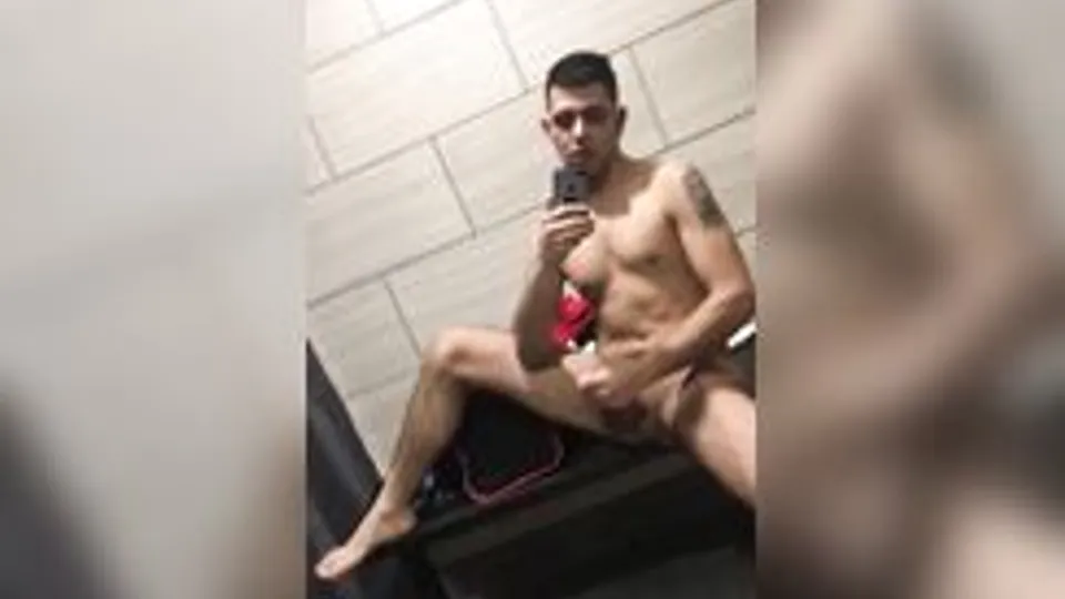 [ABX][4][746] - Jerking off in the gym shower