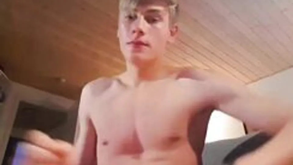 Horny Belgian Twink Masturbates on Webcam