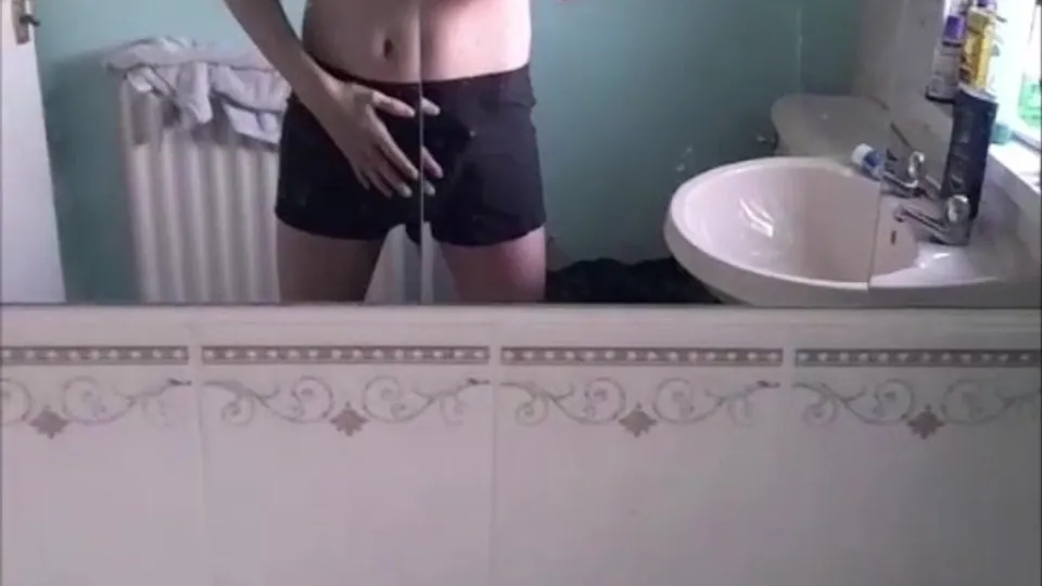 Brit Teen Wanks and Talks Dirty