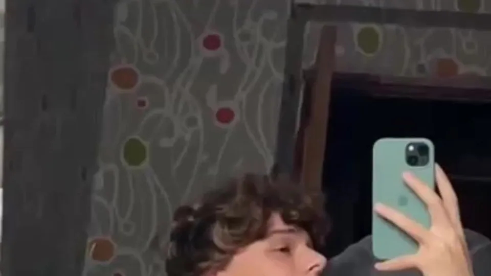 AHV - Curly haired tiktoker shoots a load in his hair