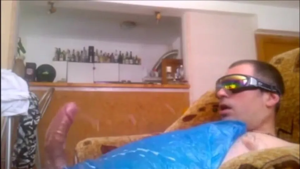 Big Cock Cums Without Touching