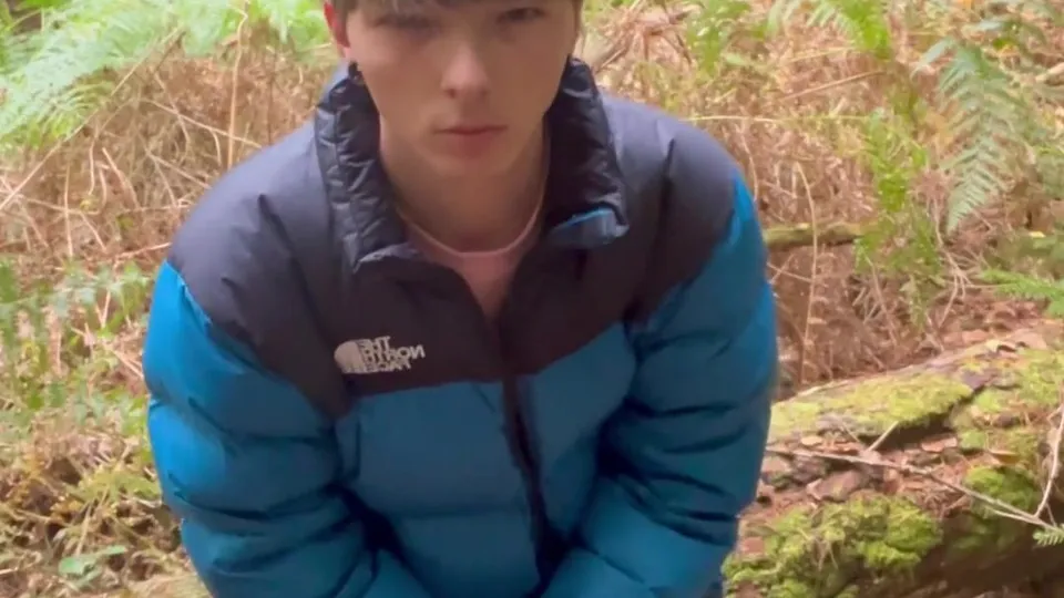 AHV - Twink forest wank