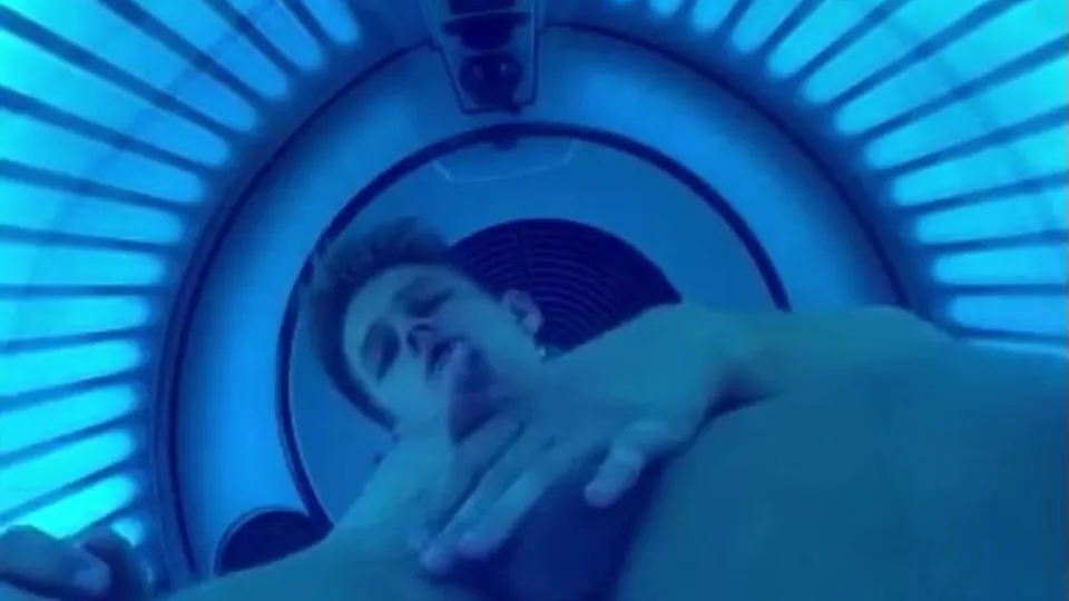Twink Tanning Salon Encounter