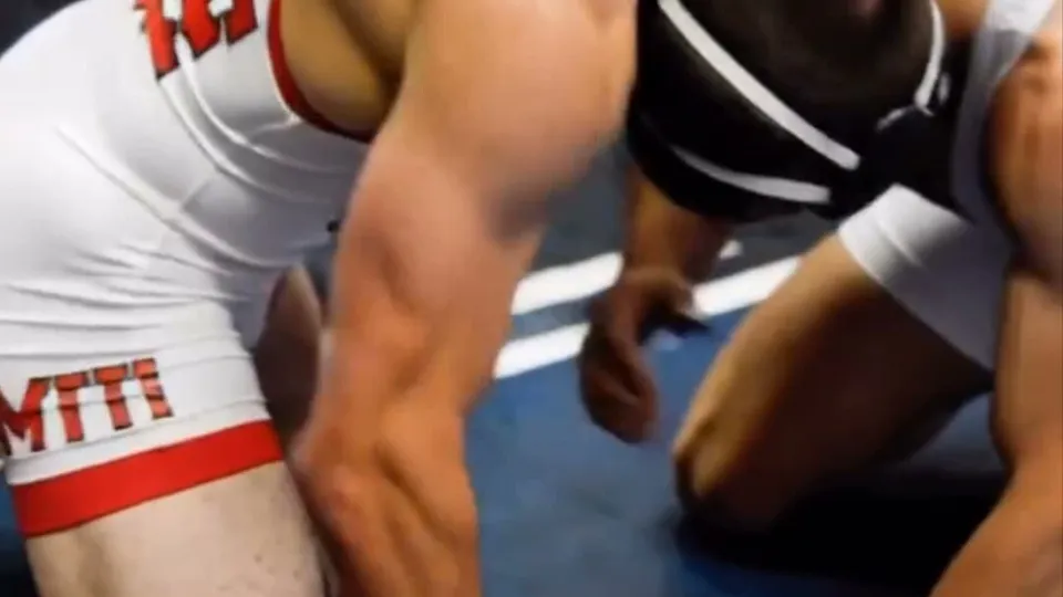 AI Gorgeous Jocks - ThisVid.com