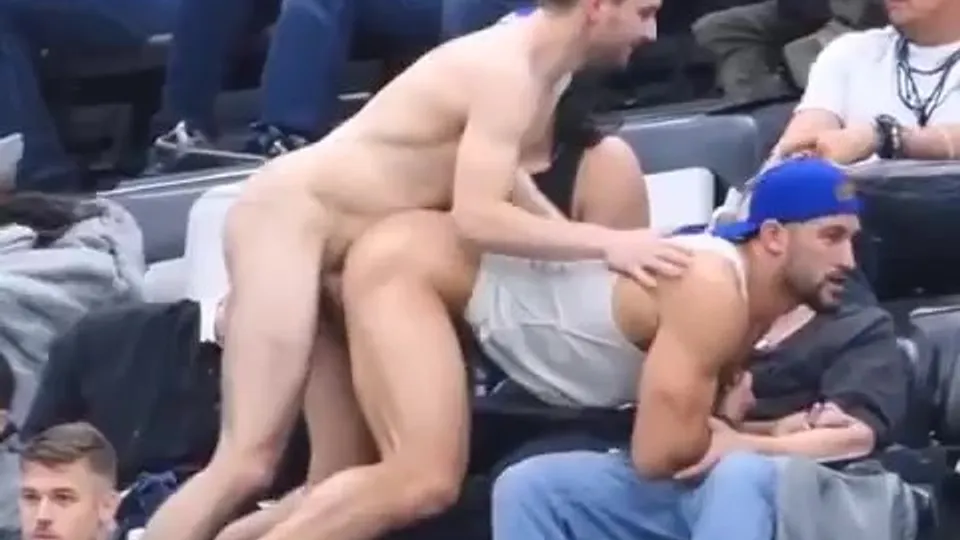 AI, sex in public - ThisVid.com