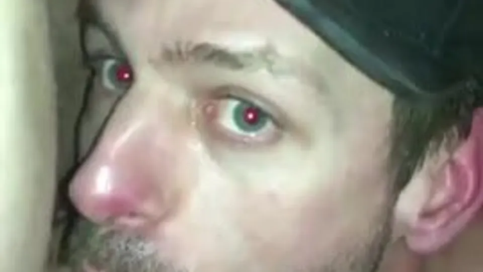 AirMaxBBttm drink piss - ThisVid.com