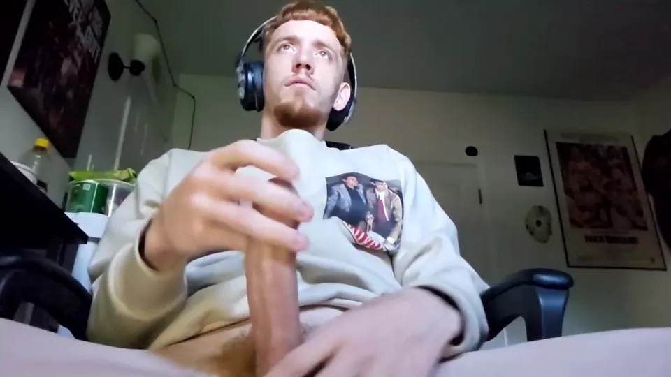 Alabama Bushy White Guy Jerks Off And Cums - ThisVid.com