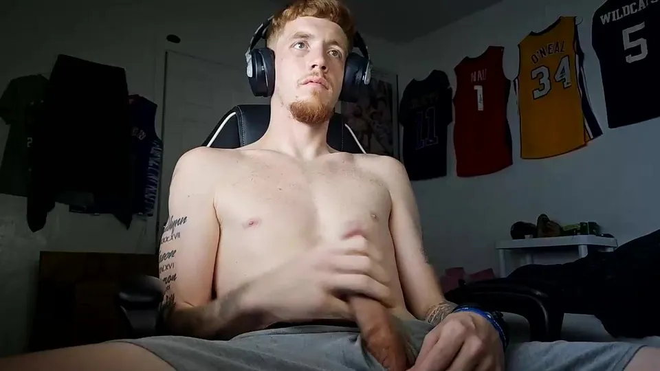 Alabama White Guy Jerks Off And Cums In His Underwear - ThisVid.com