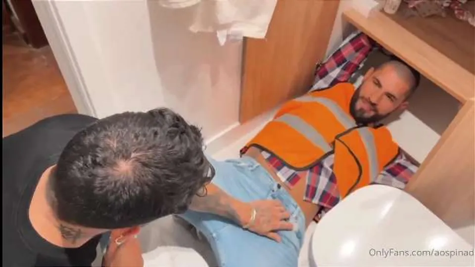 Alejo Ospina – Builder Man