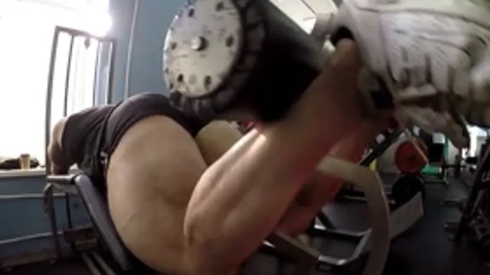 Alexey Lesukov Trains Hamstrings in Almaz Gym 2018