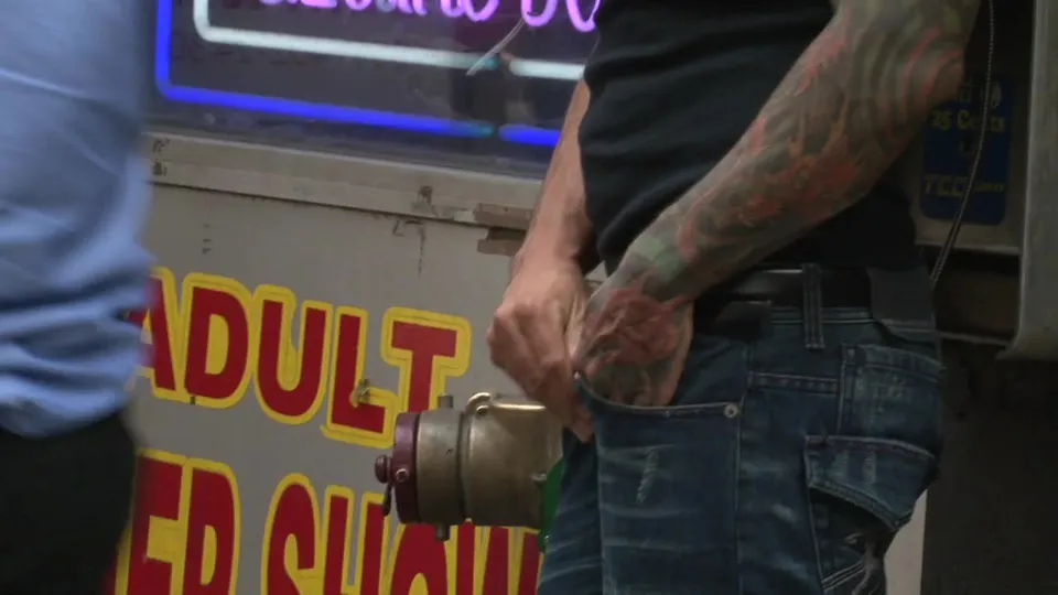 Alexsander Freitas & Jake Steel: Spotkanie w biurze