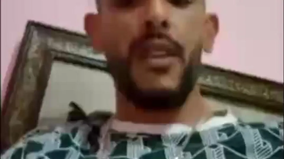 "Algeriana Caçada na Webcam"