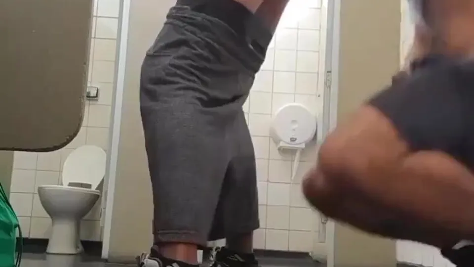 Almost caught cruising in bathroom - ThisVid.com